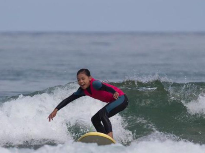 clases de surf para niños en cantabria