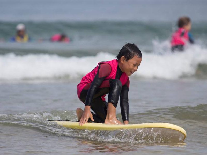 cursos de surf para niños en cantabria 2